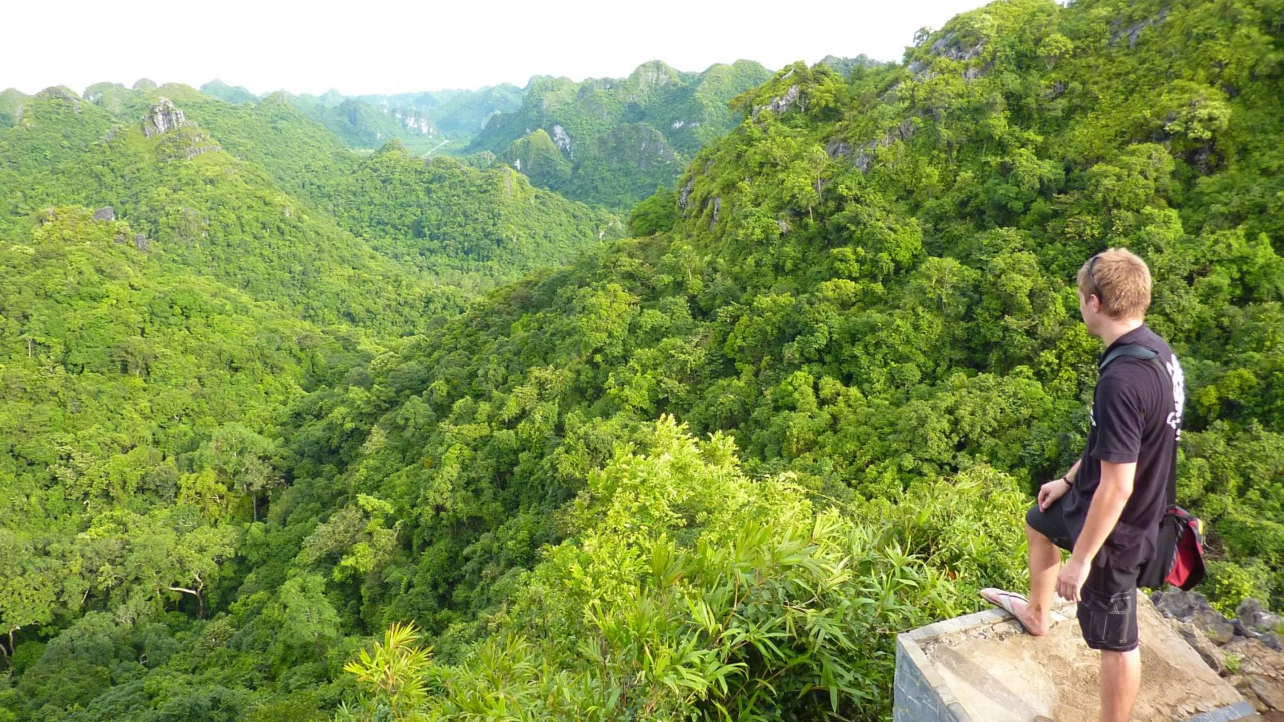 trekking Vườn Quốc Gia Cát Bà