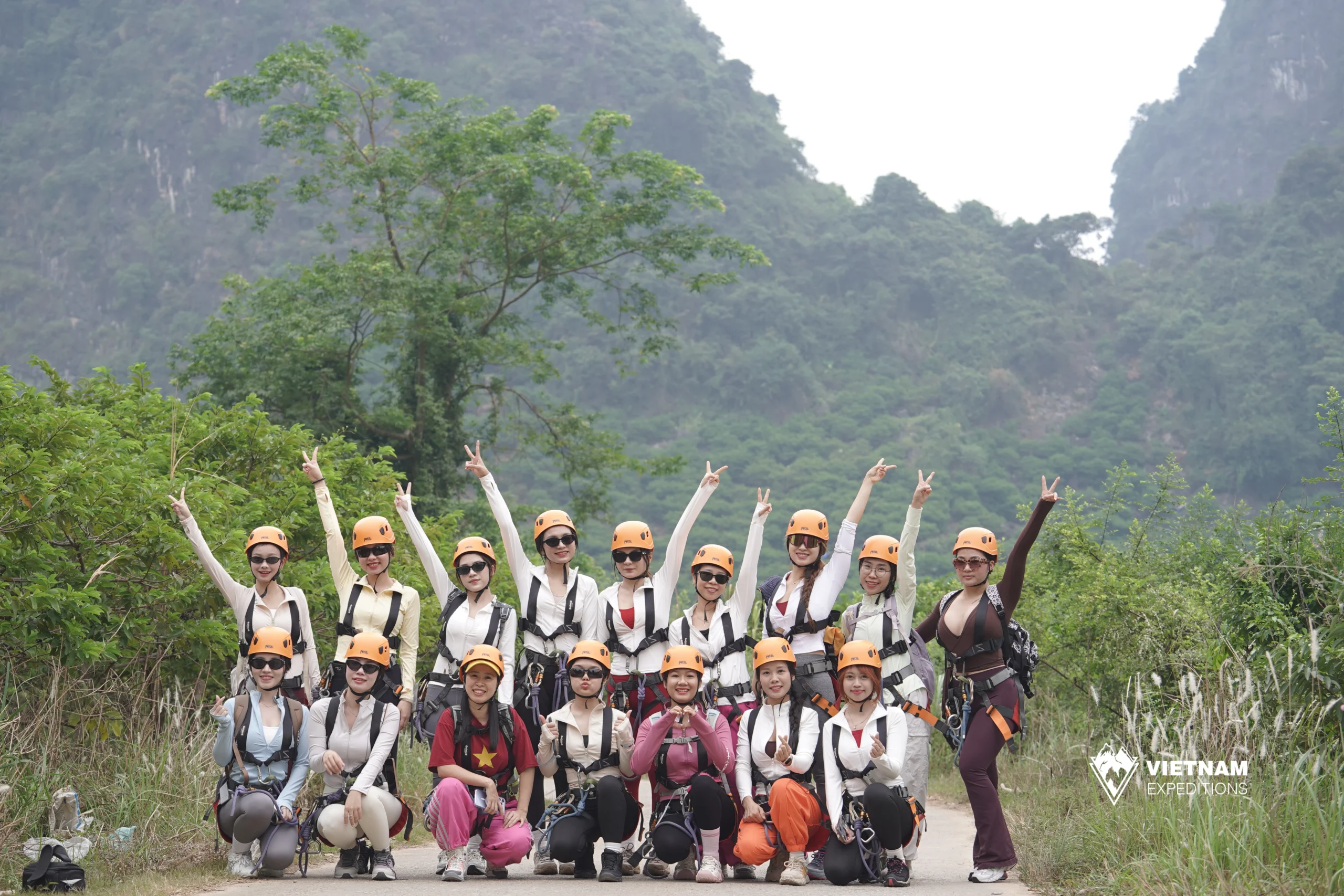 trekking và abseiling Cổng Trời Yên Sơn